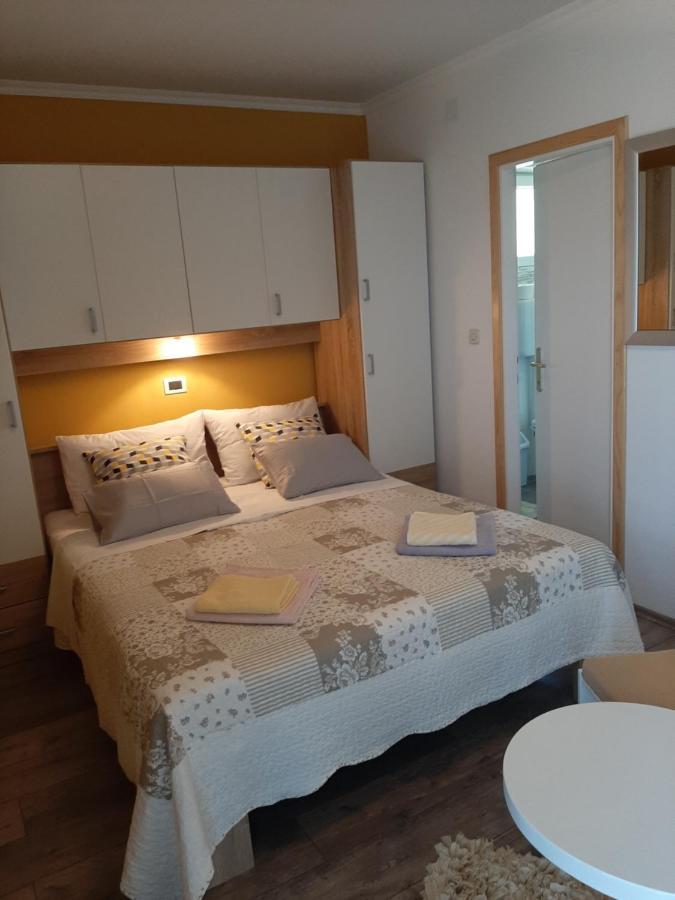 Rooms Neda Rab Town Exterior foto