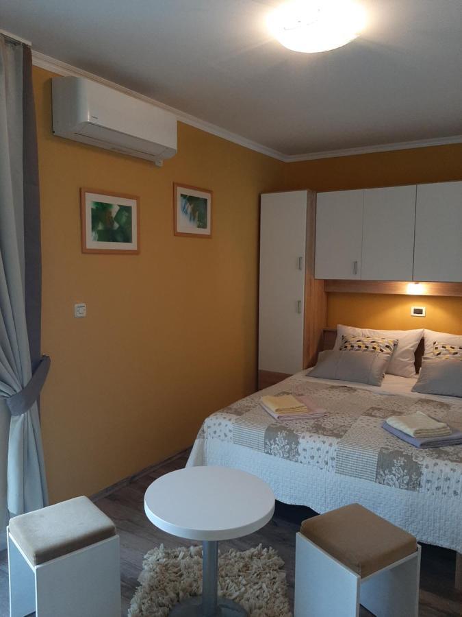 Rooms Neda Rab Town Exterior foto